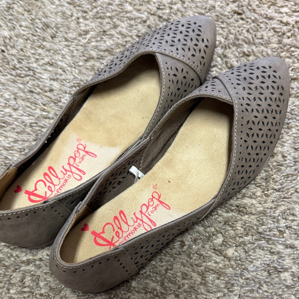 Jellypop cutout ballet flats